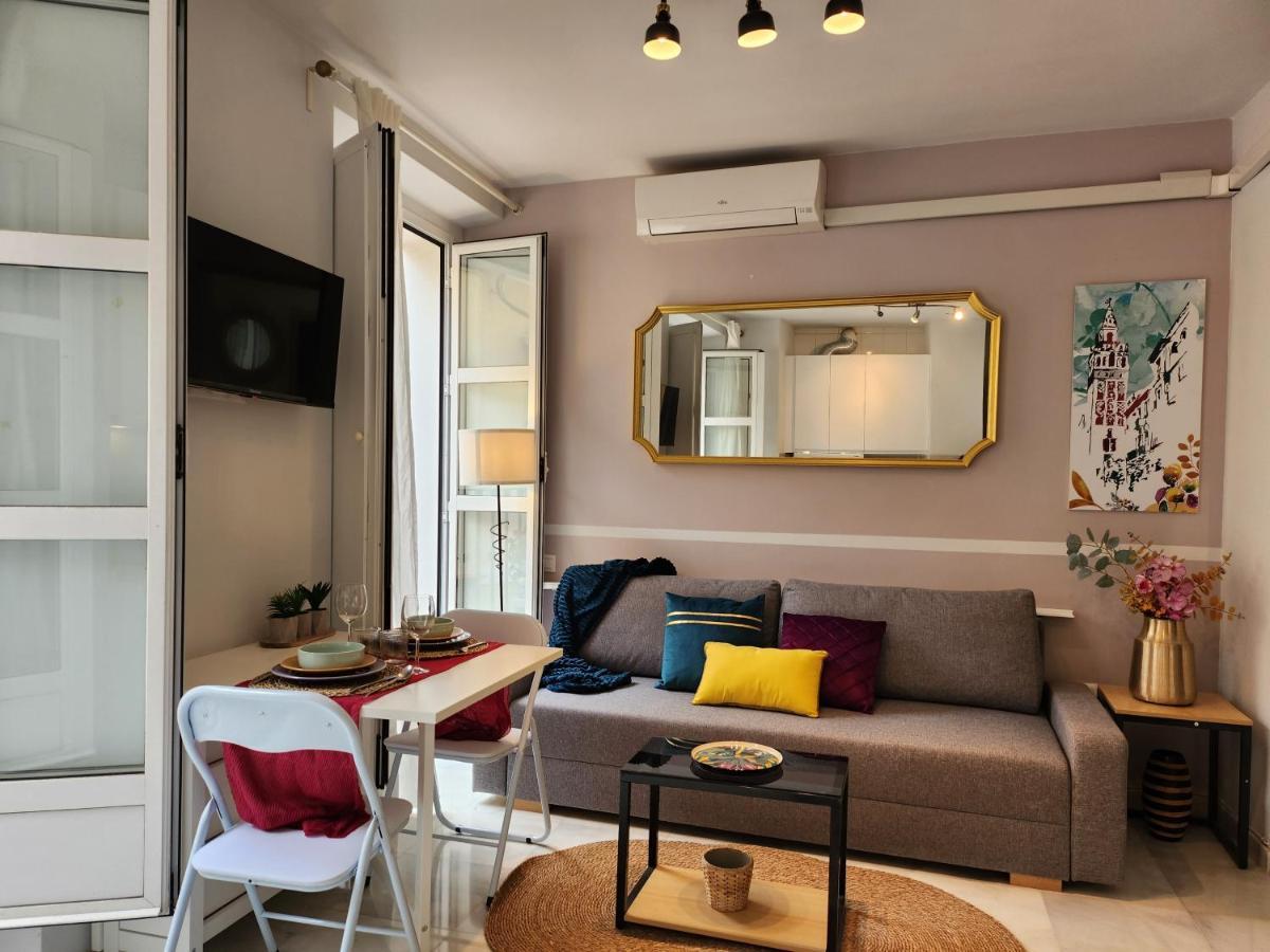 Lovely Center Apartments Seville - Balcony Lux Sol Luaran gambar